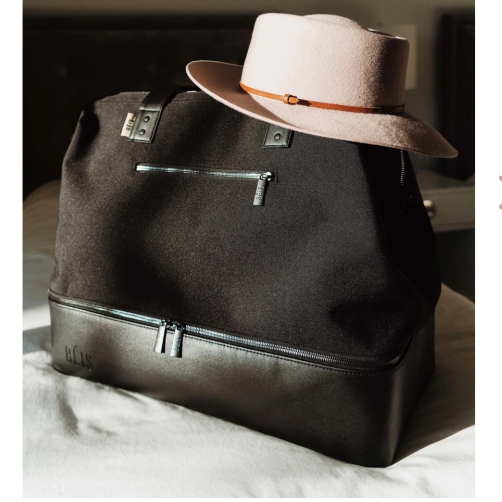 Beis The Convertible Weekender in Black